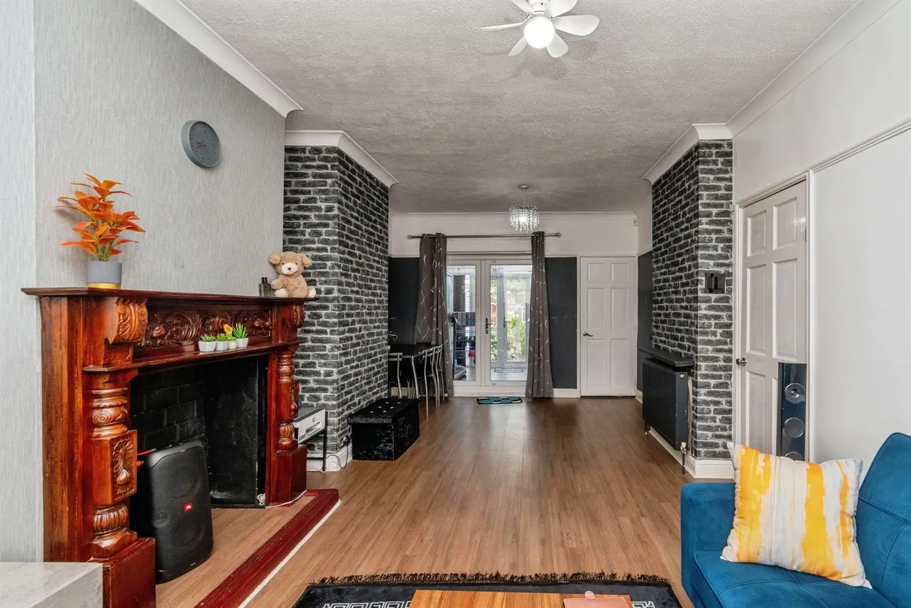 Summerhill Road, Bilston, WV14, photo 4