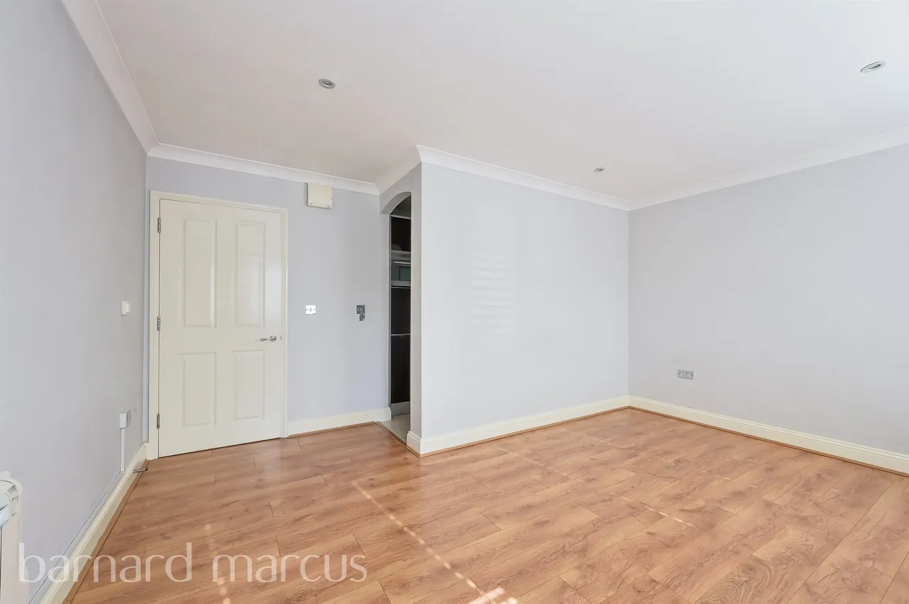 Epsom Road, Epsom, photo 3