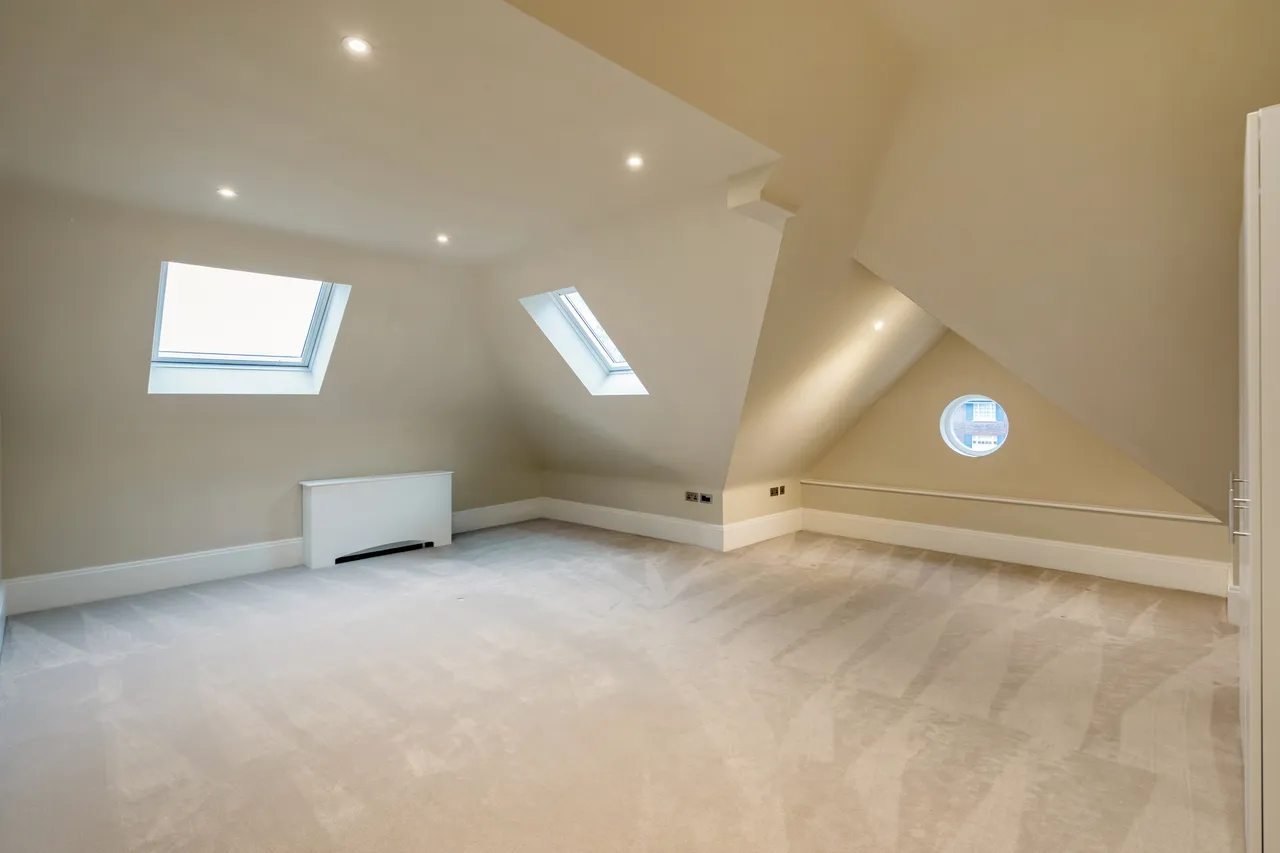 Bird Hill Rise, Oxshott, KT22, photo 14