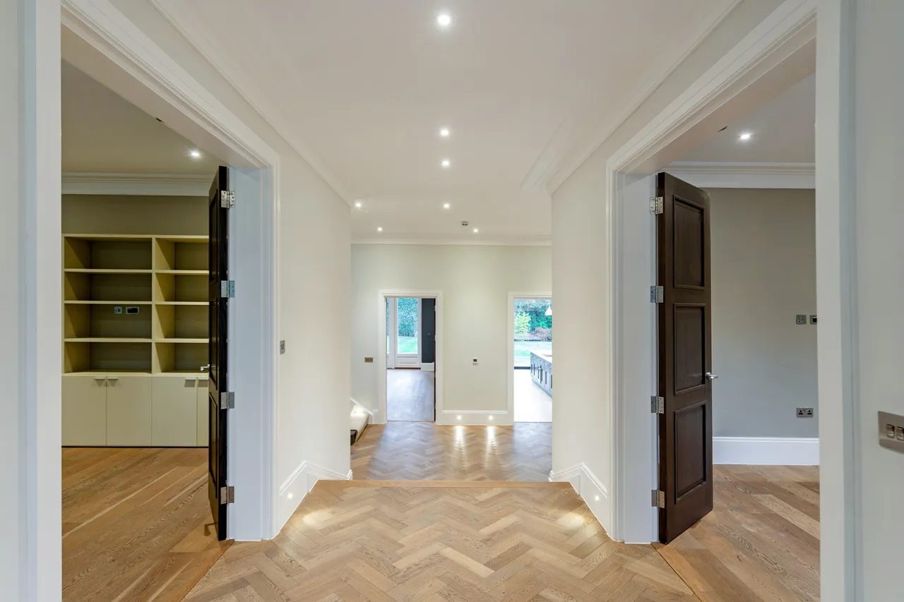 Bird Hill Rise, Oxshott, KT22, photo 2