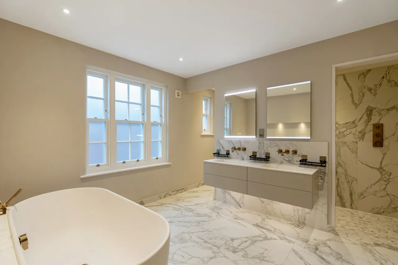 Bird Hill Rise, Oxshott, KT22, photo 10