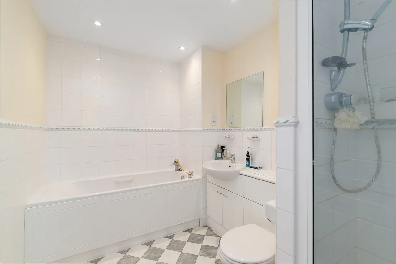 Boardwalk Place, London, E14, photo 7
