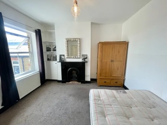 High Street, Stratford, E15, photo 8