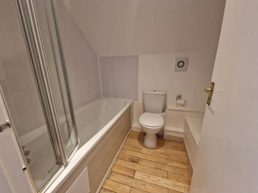 Station Road, Portsmouth, Hampshire, PO3, photo 6