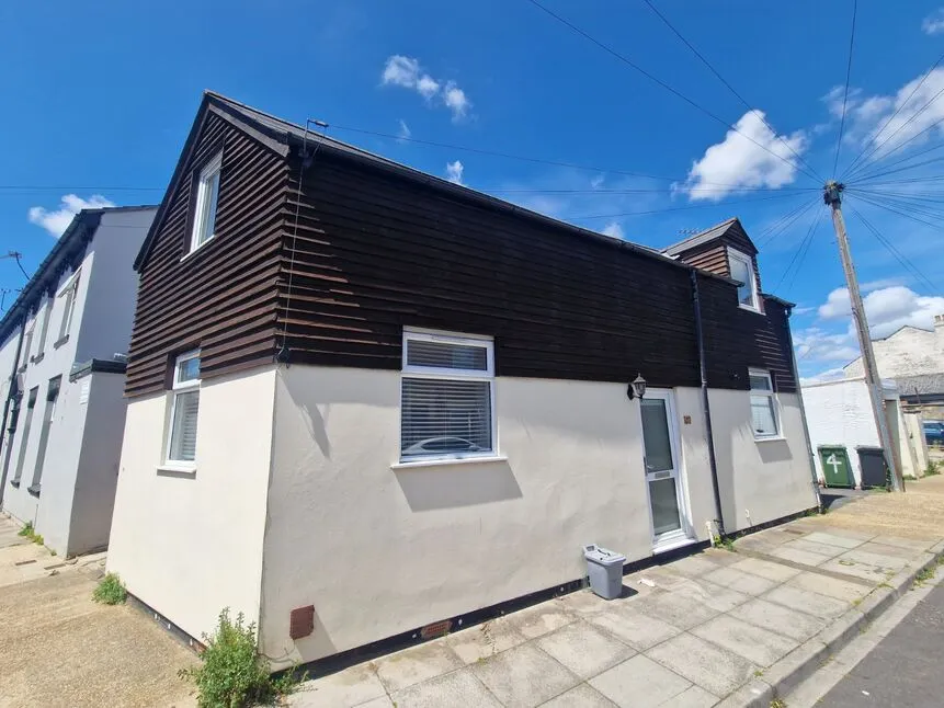 2 bed house for sale — Station Road, Portsmouth, Hampshire, PO3