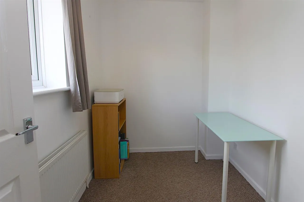 Curlew Close, Kidderminster, photo 8