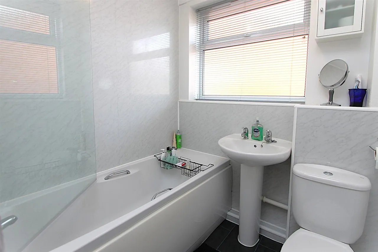 Curlew Close, Kidderminster, photo 9