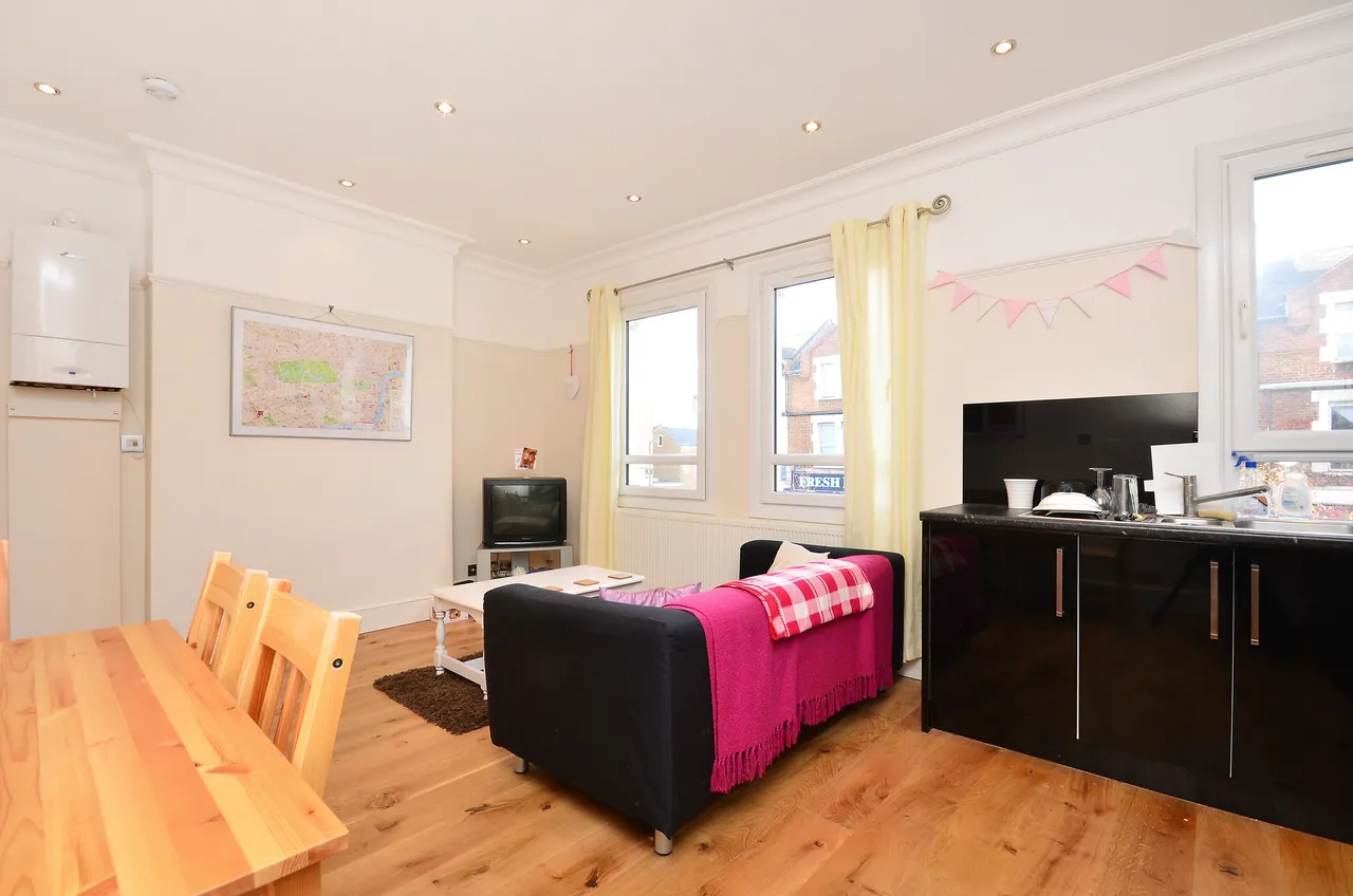 222b Merton Road, London, photo 5