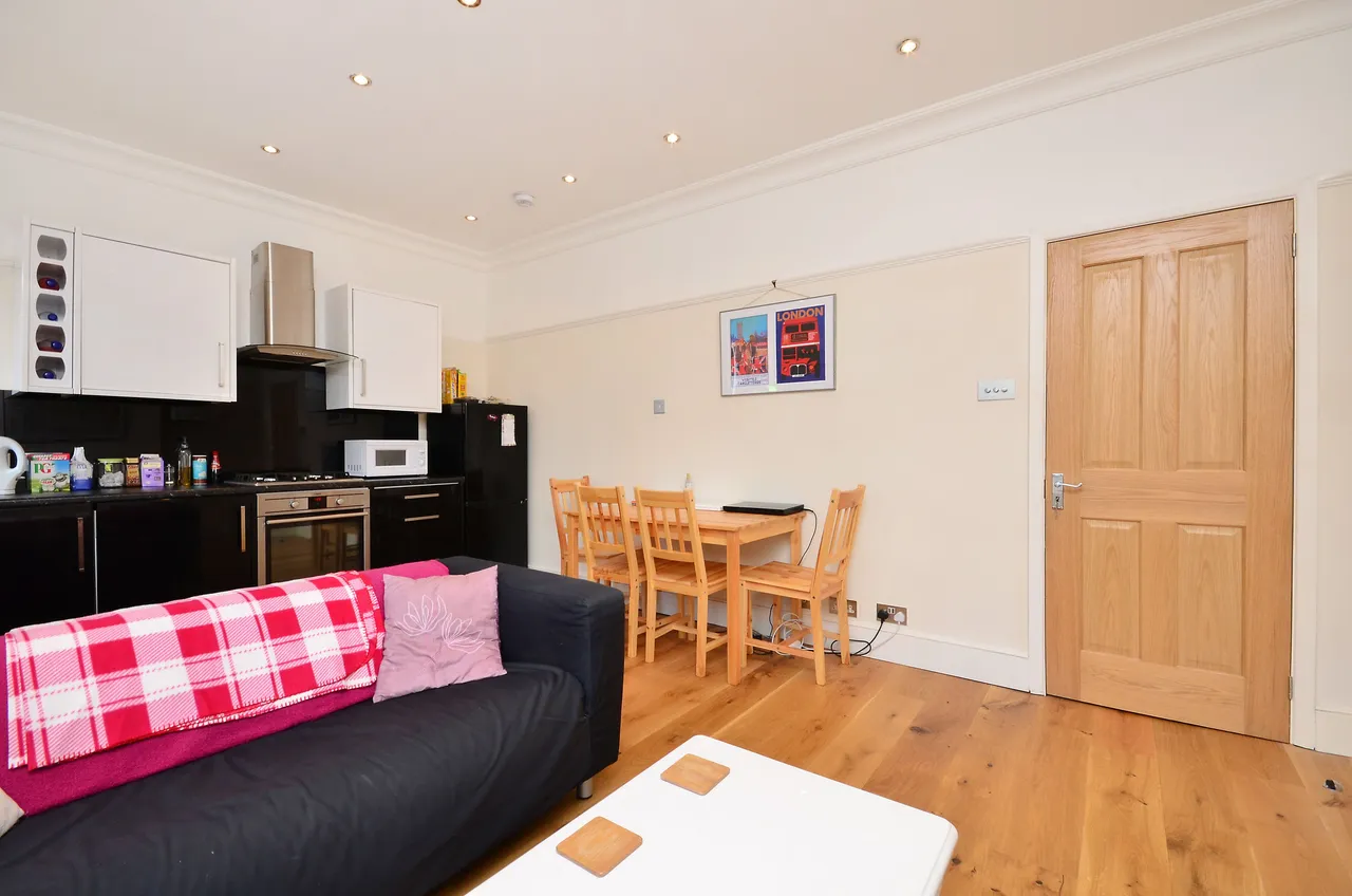 222b Merton Road, London, photo 4