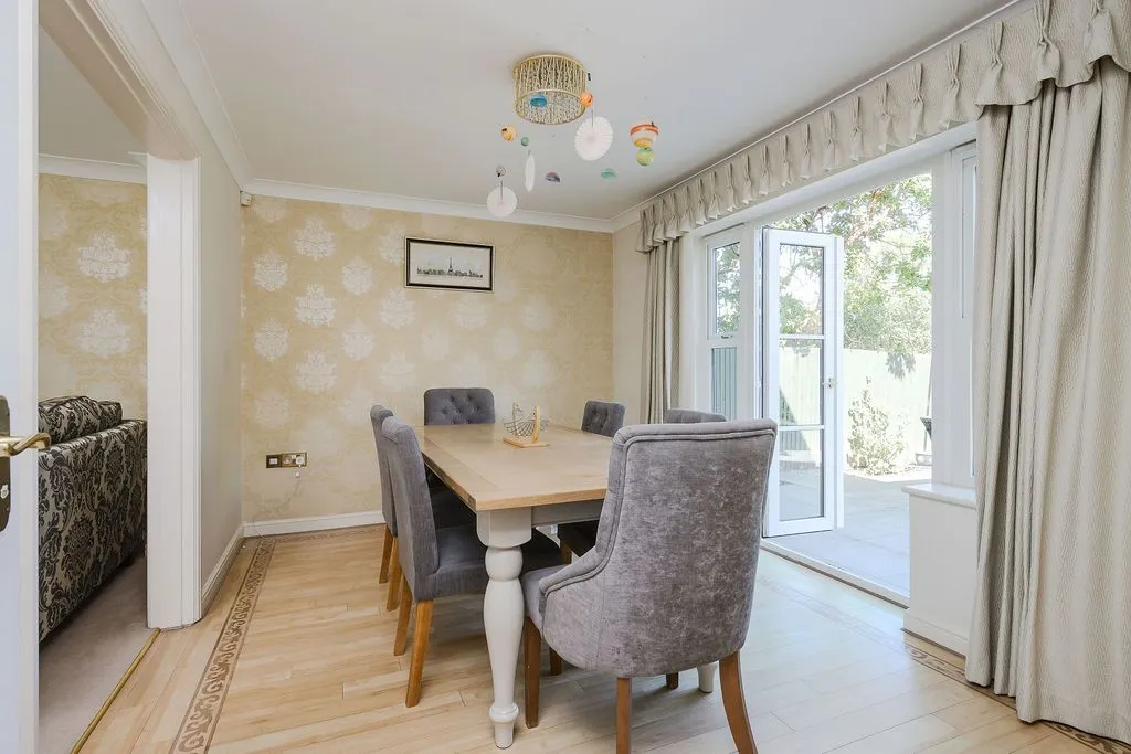 Lawson Walk, Carshalton Beeches, SM5 4HE, photo 7