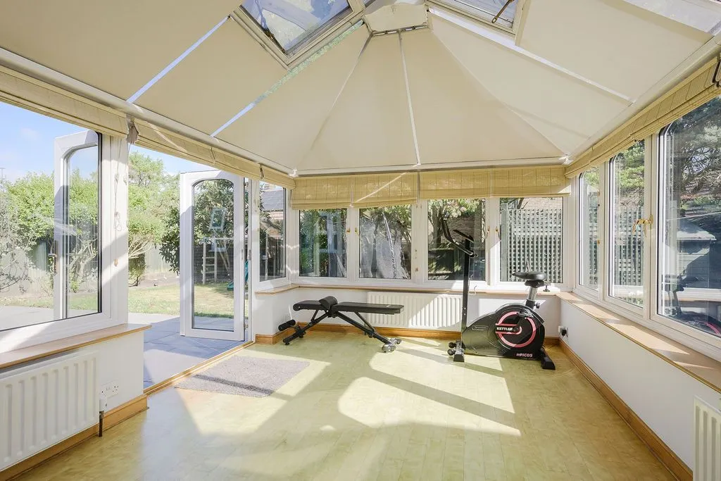 Lawson Walk, Carshalton Beeches, SM5 4HE, photo 11