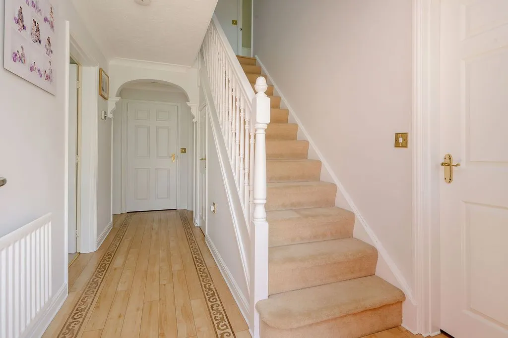 Lawson Walk, Carshalton Beeches, SM5 4HE, photo 5