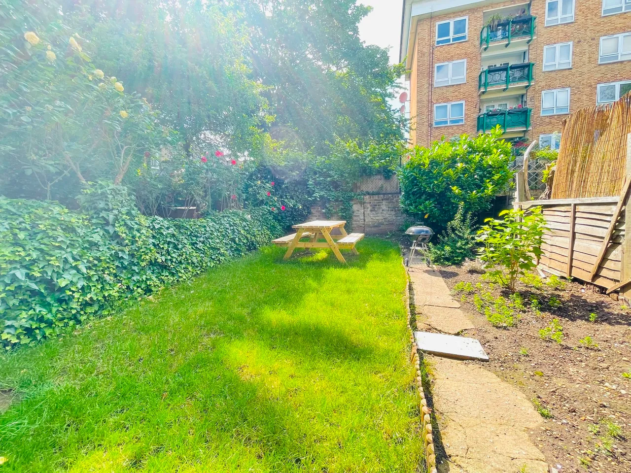 London, N16, photo 8