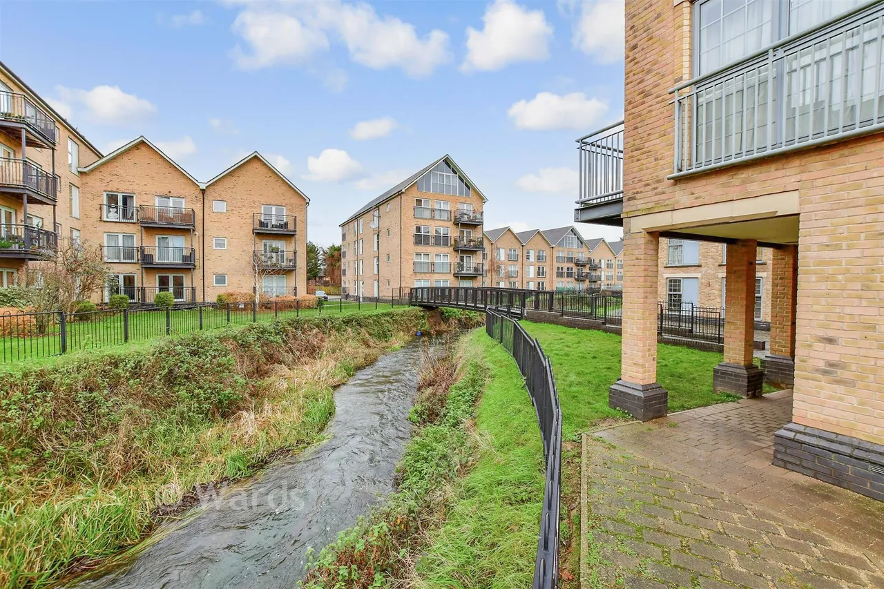 Esparto Way, Dartford, DA4, photo 9