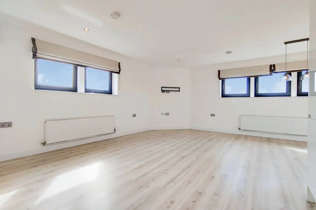 Flat 7, The Ship Apartments, 90 Hardinge Street, London, photo 4