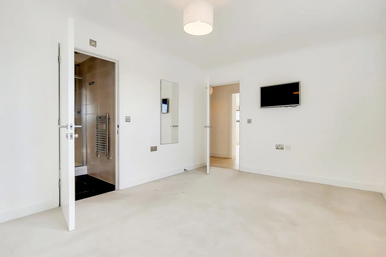 Flat 7, The Ship Apartments, 90 Hardinge Street, London, photo 9