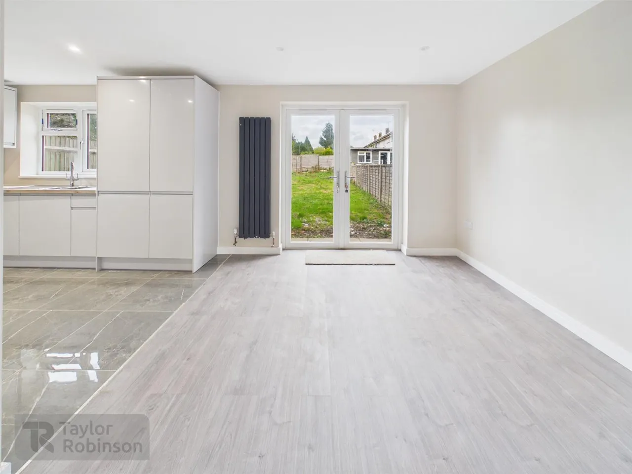 Maiden Lane, Langley Green, RH11, photo 5