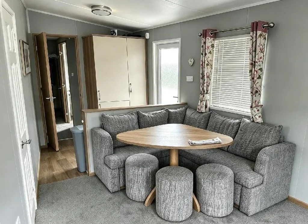 Clacton, CO16, photo 10