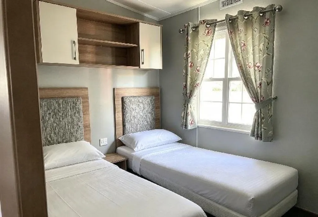 Clacton, CO16, photo 13
