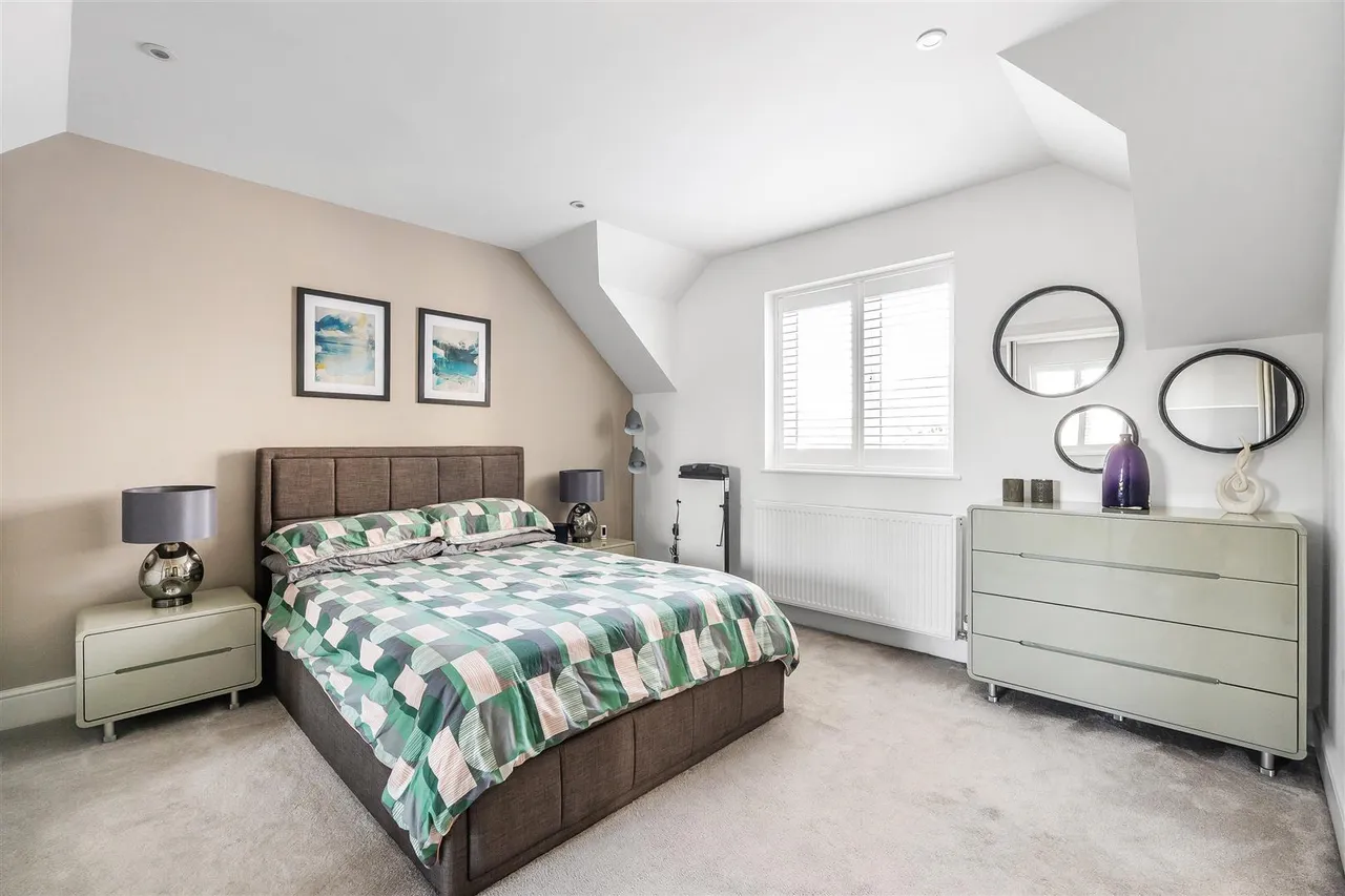 Aitken Place, Leatherhead, KT22, photo 10