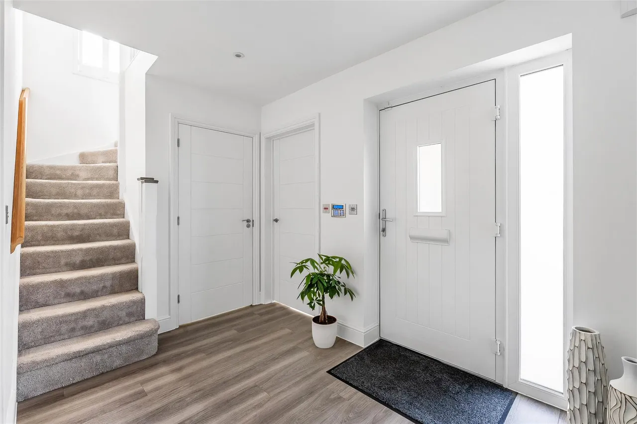 Aitken Place, Leatherhead, KT22, photo 7