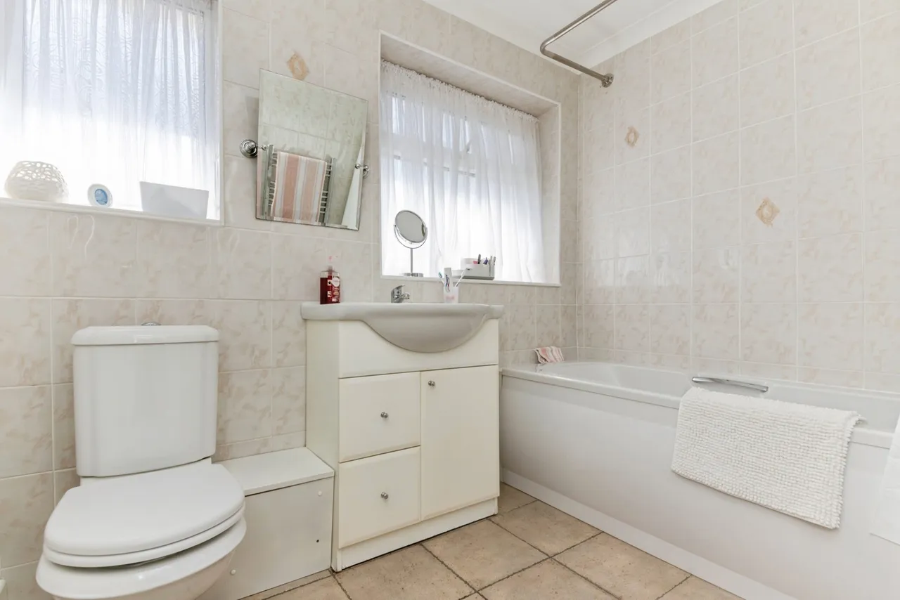 Tunstall Close, St. Osyth, Clacton-on-Sea, Essex, CO16, photo 10