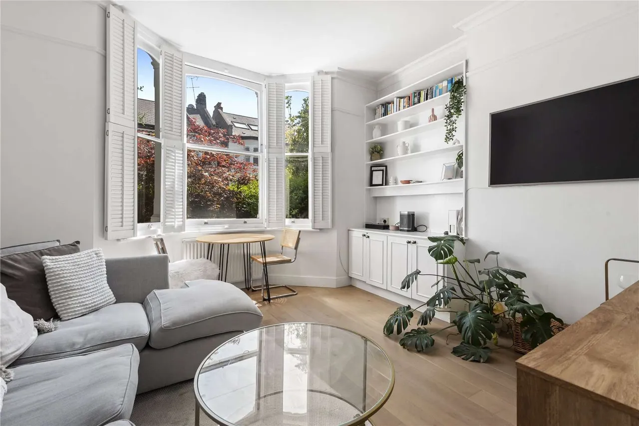 2 bed flat for sale — Balham Park Road, London, SW12 8EA