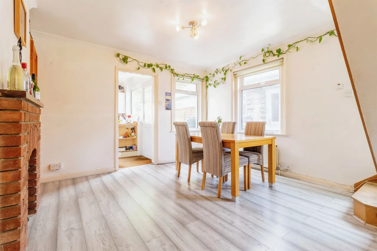 Oxford Road, Calne, SN11, photo 3