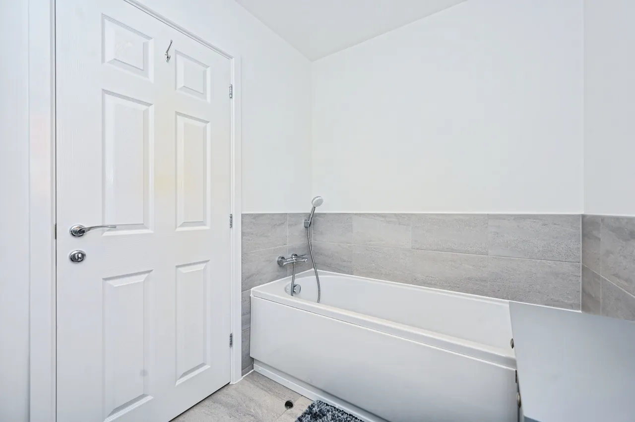 Wharford Lane, Runcorn, WA7, photo 13
