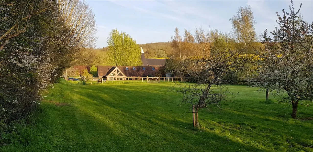 Crittenden Road, Matfield, TN12, photo 13