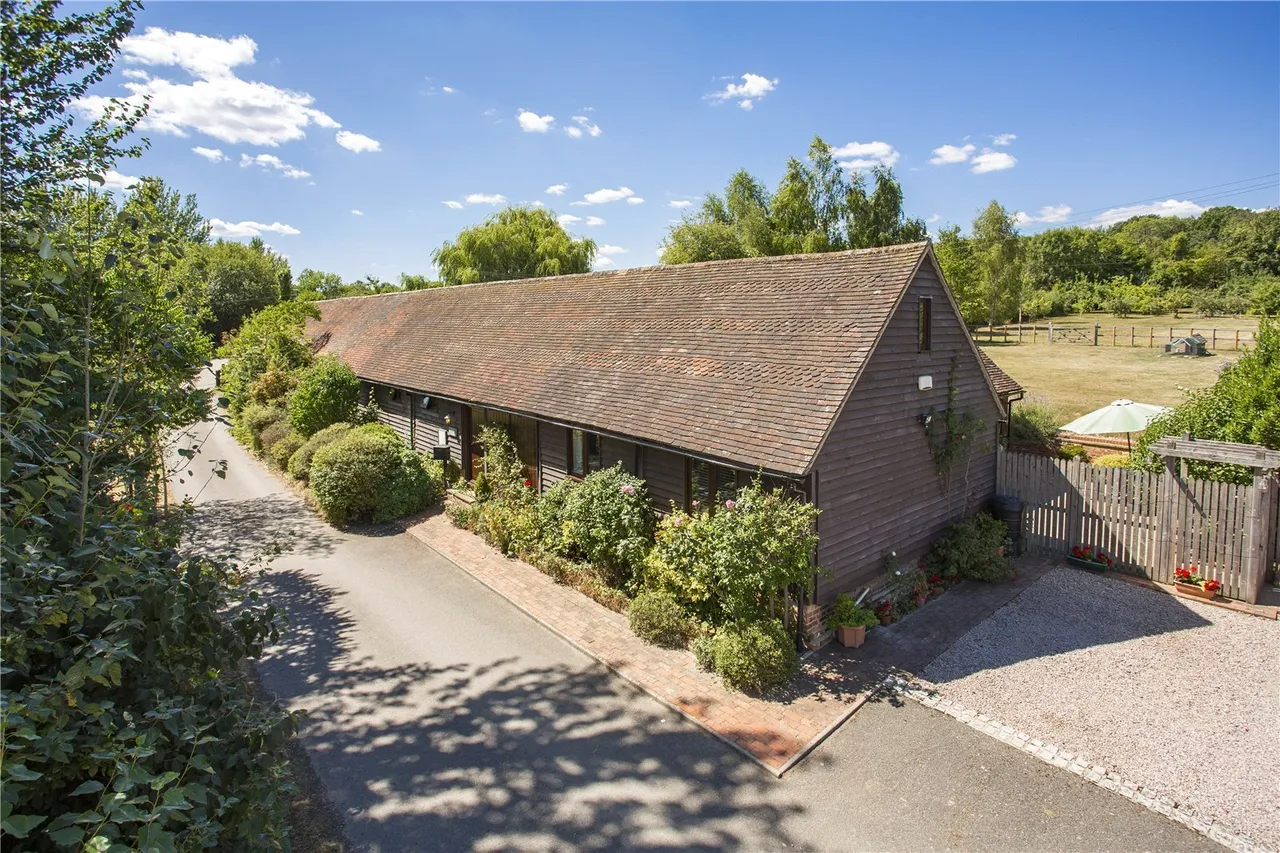 Crittenden Road, Matfield, TN12, photo 2