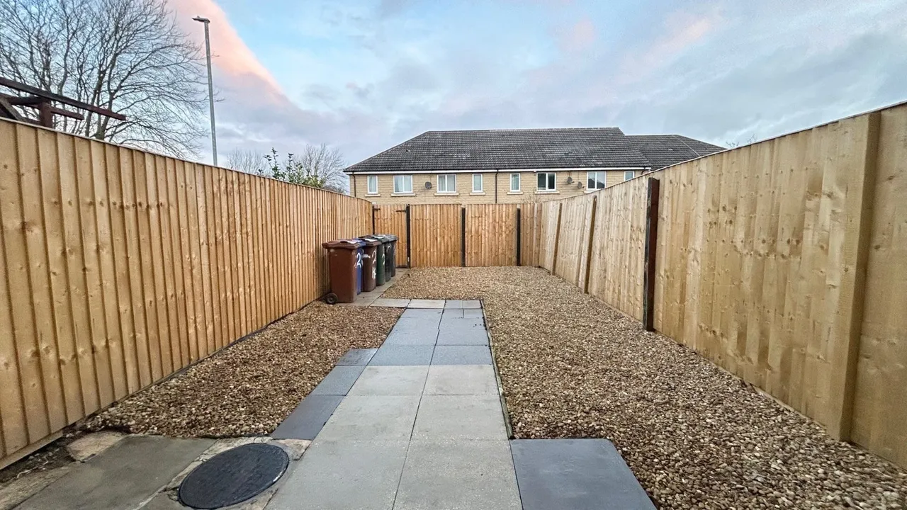 Hazel Gardens, Worsbrough, S70, photo 9