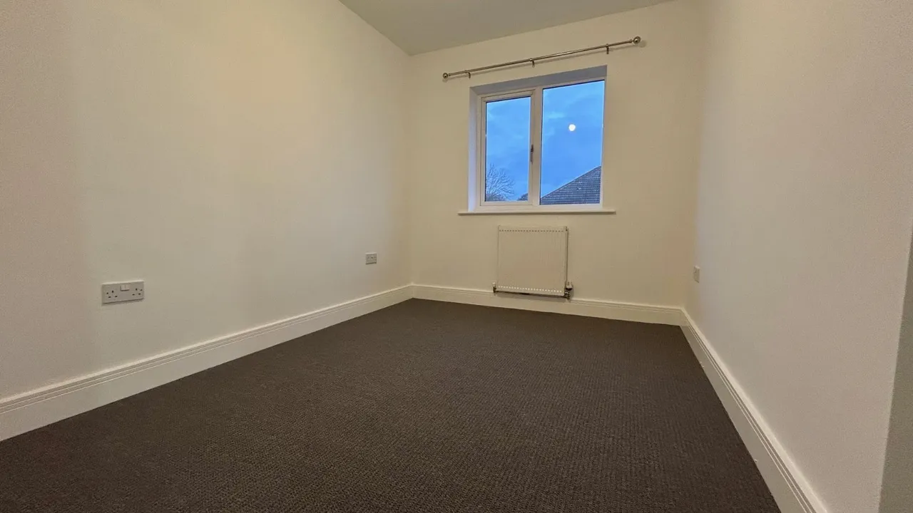 Hazel Gardens, Worsbrough, S70, photo 7