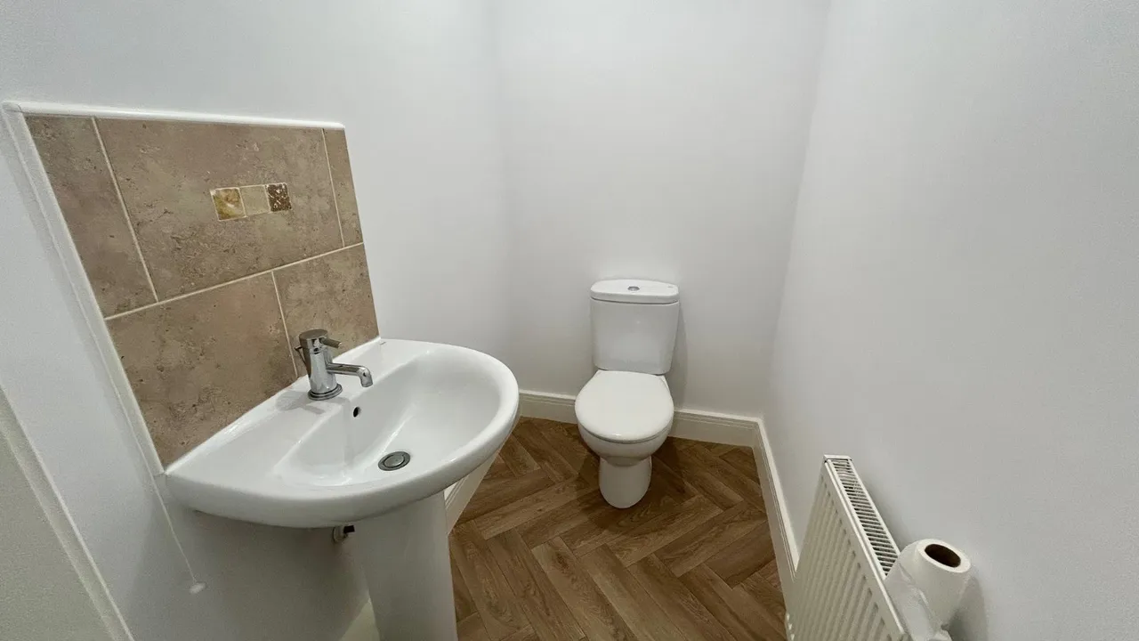 Hazel Gardens, Worsbrough, S70, photo 5