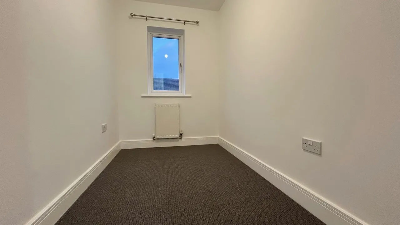 Hazel Gardens, Worsbrough, S70, photo 8
