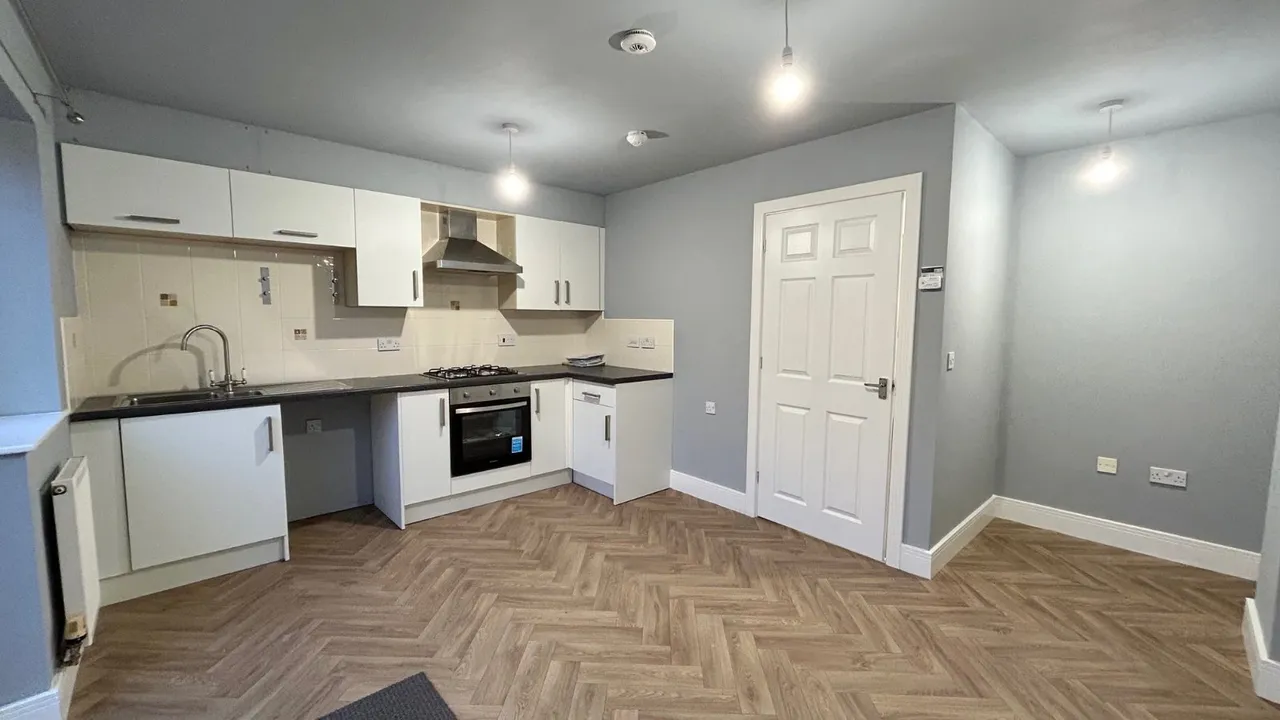 Hazel Gardens, Worsbrough, S70, photo 2
