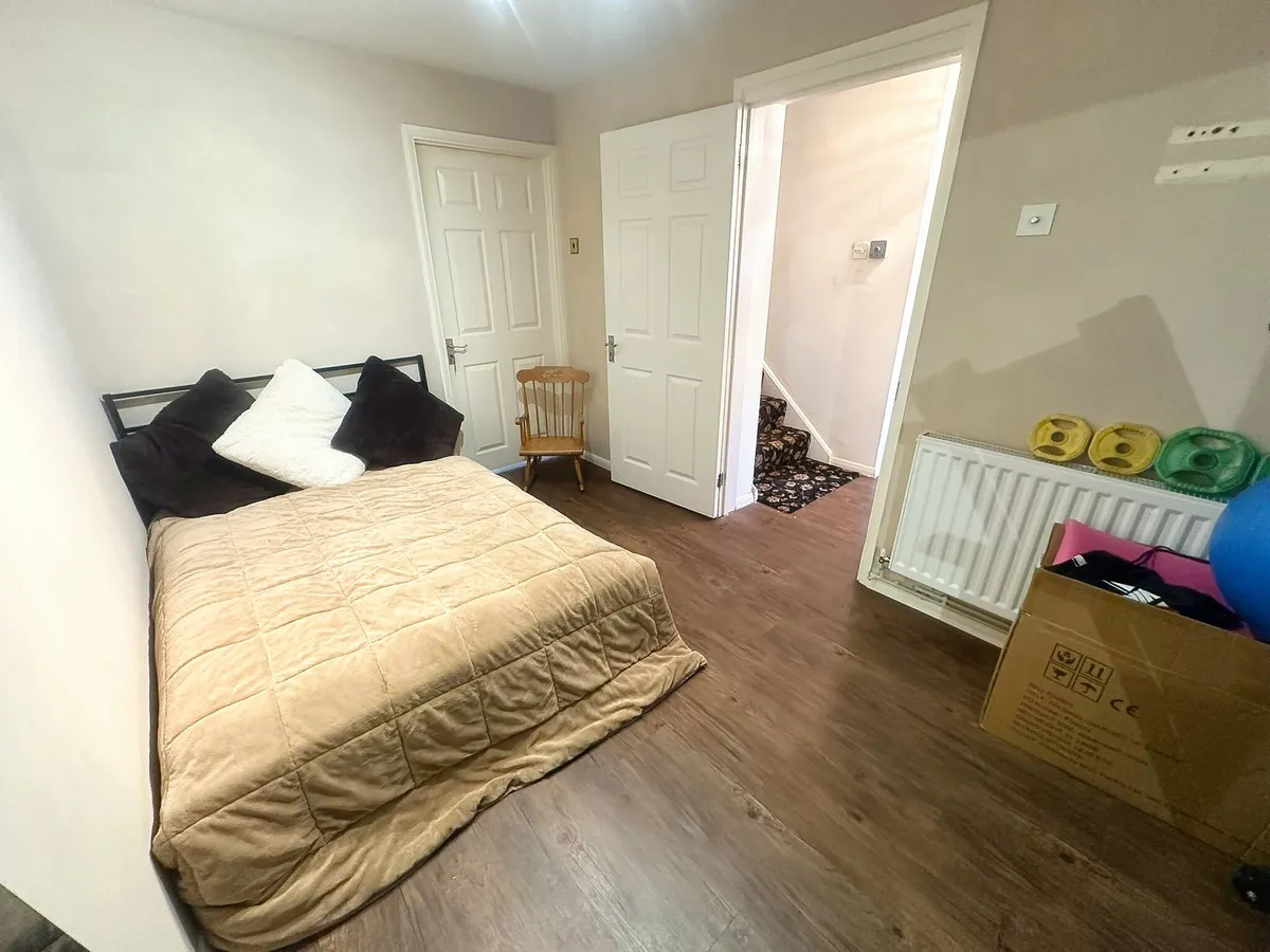 Romford, RM3, photo 11