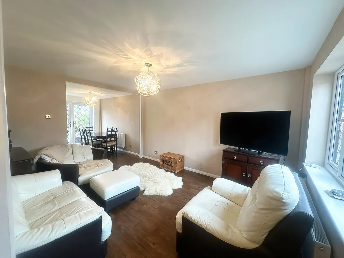 Romford, RM3, photo 9