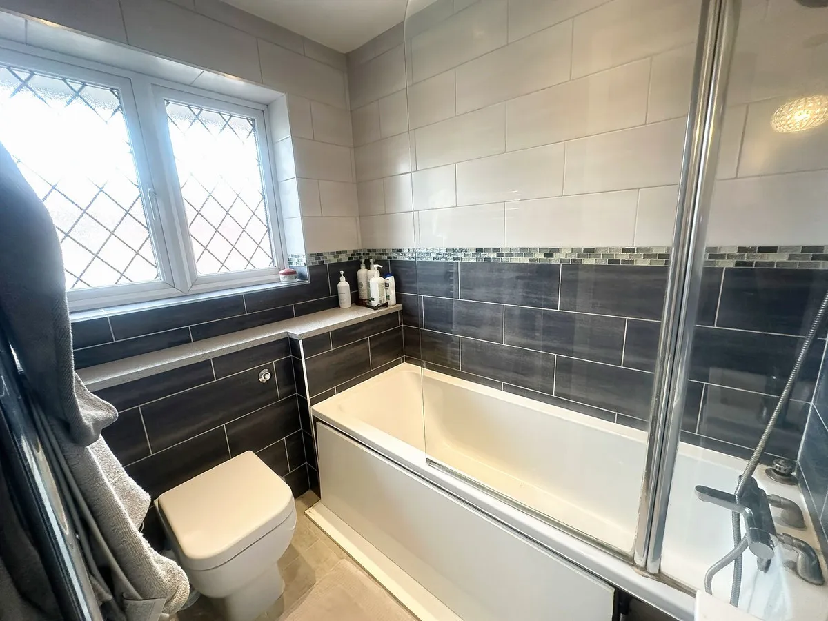 Romford, RM3, photo 16