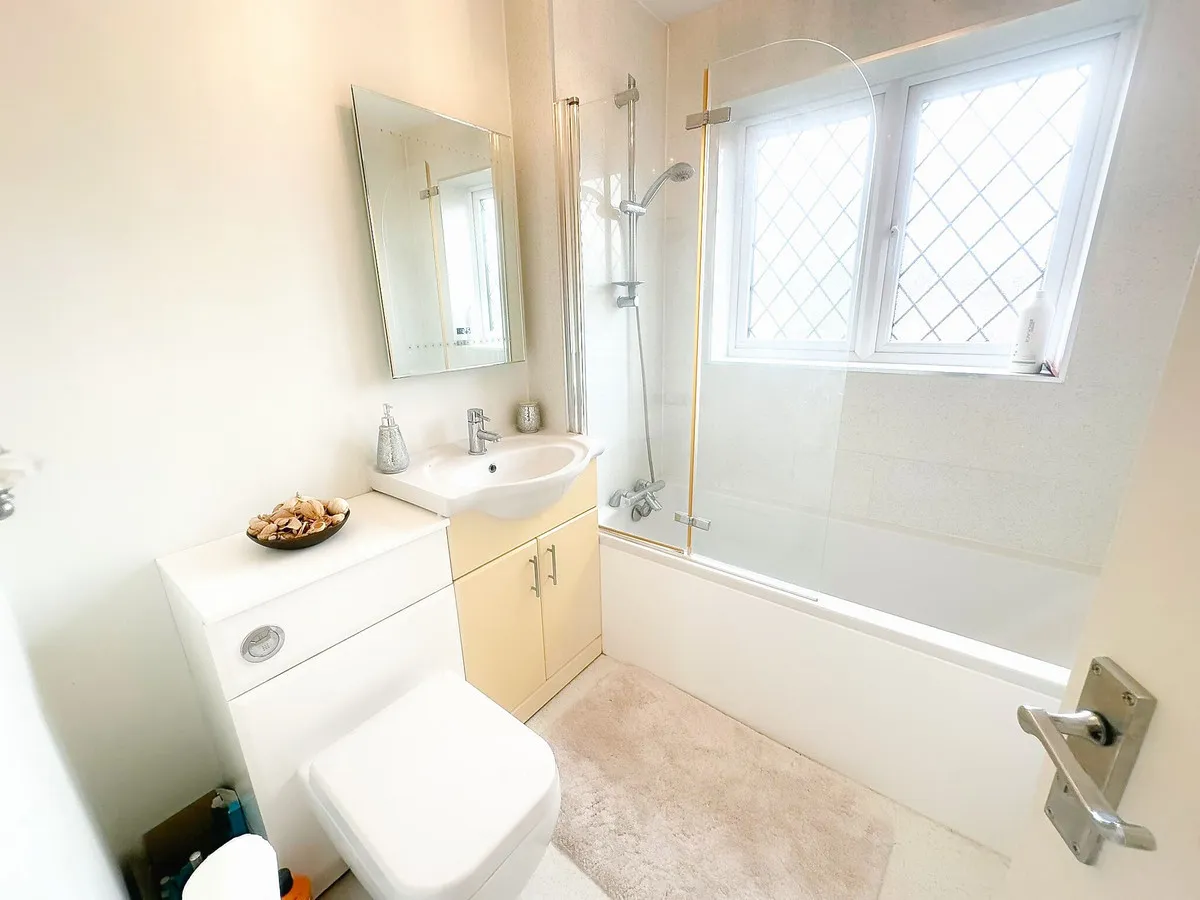 Romford, RM3, photo 17