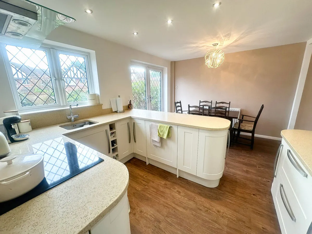 Romford, RM3, photo 5