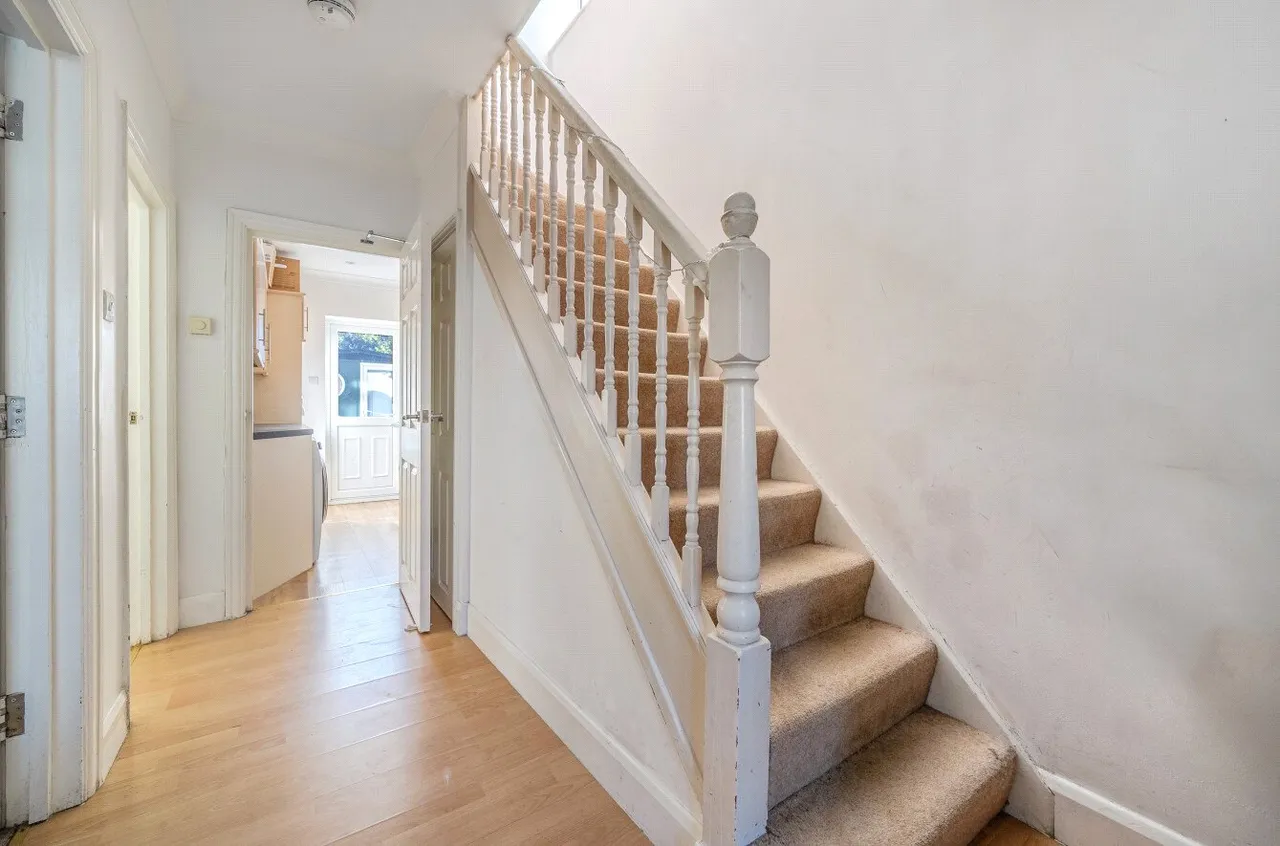 Beckingham Road, Guildford, GU2, photo 14