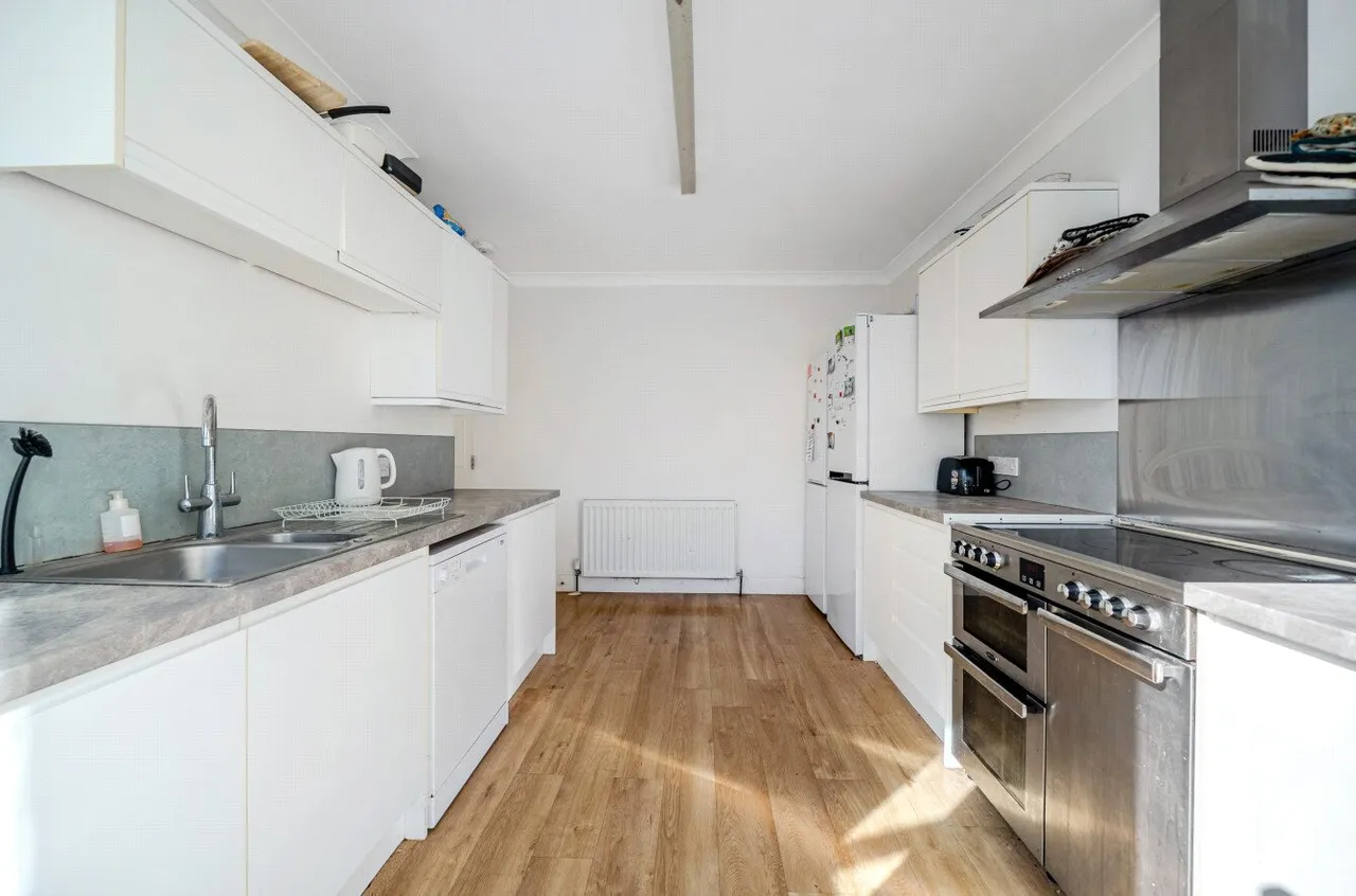 Beckingham Road, Guildford, GU2, photo 17