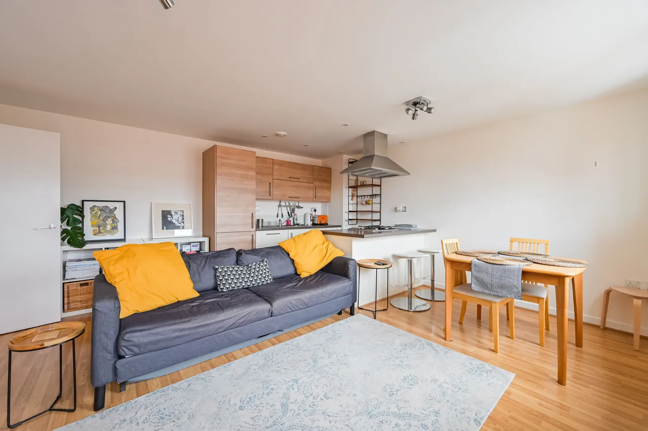Flat 8, Chaplin Court, 20 Joseph Street, London, photo 12