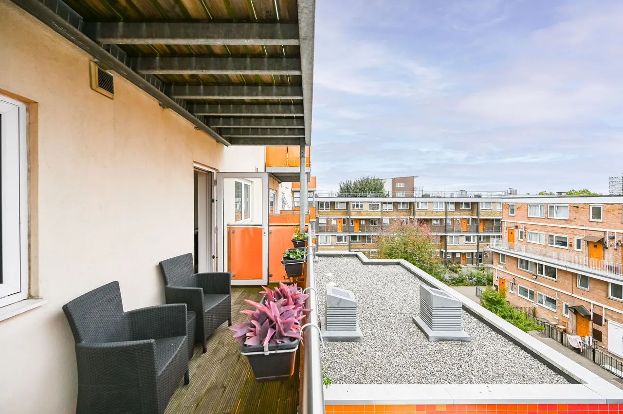 Flat 8, Chaplin Court, 20 Joseph Street, London, photo 9