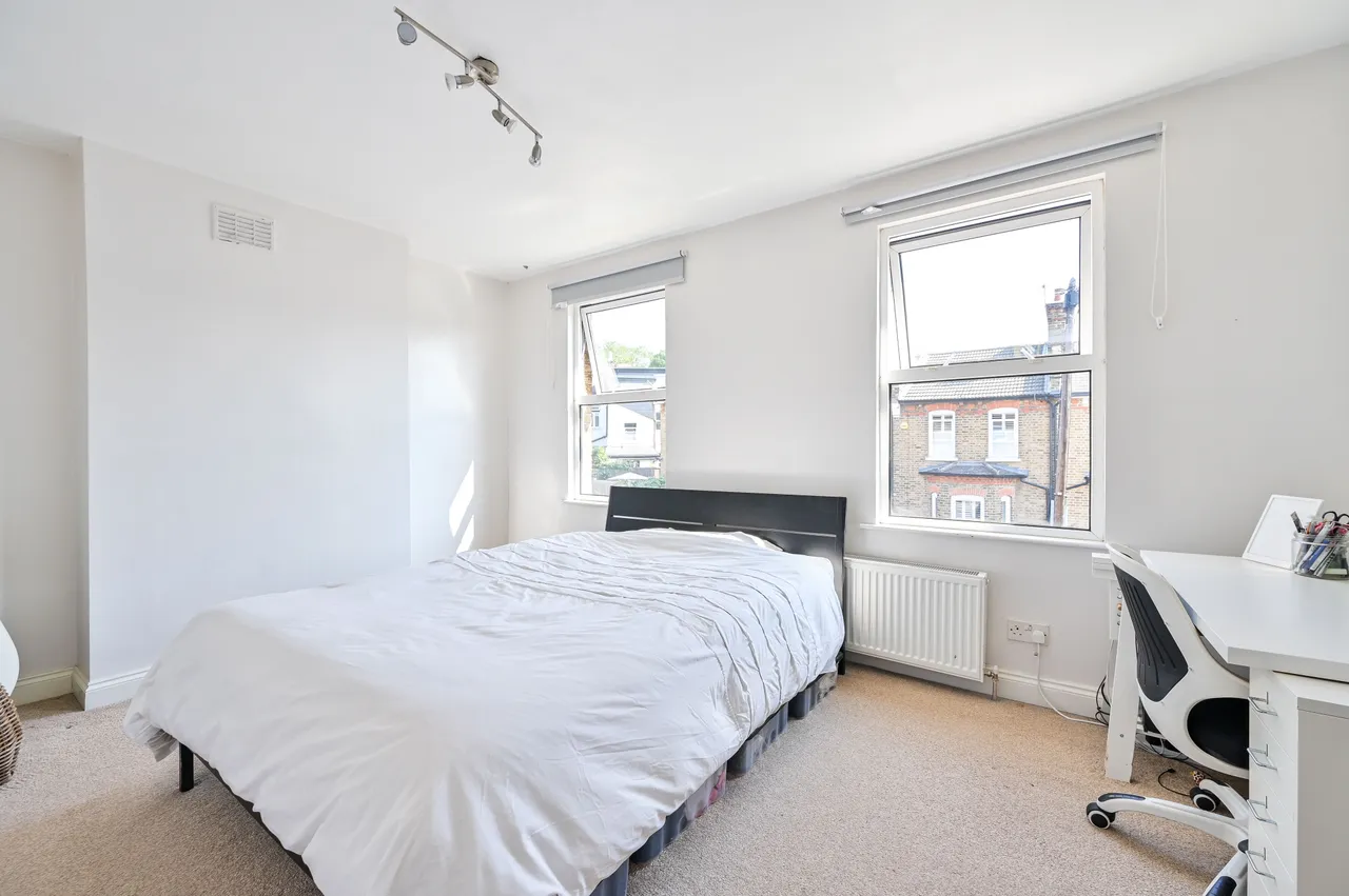 12 Rojack Road, London, photo 10