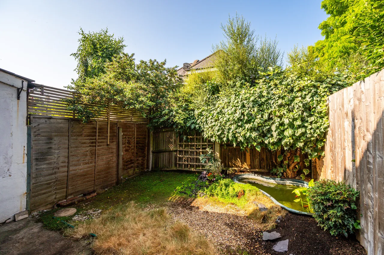12 Rojack Road, London, photo 3