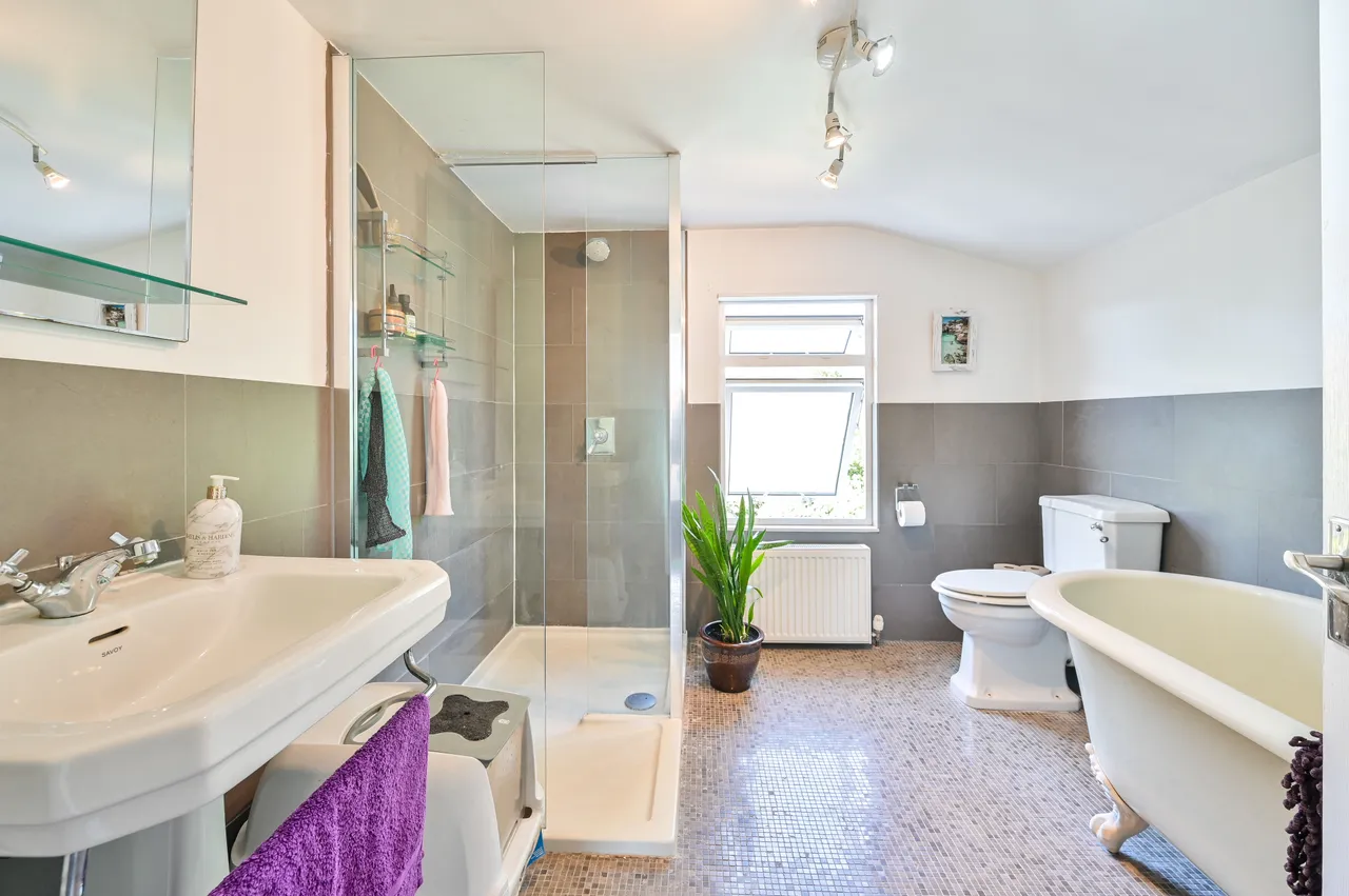 12 Rojack Road, London, photo 6