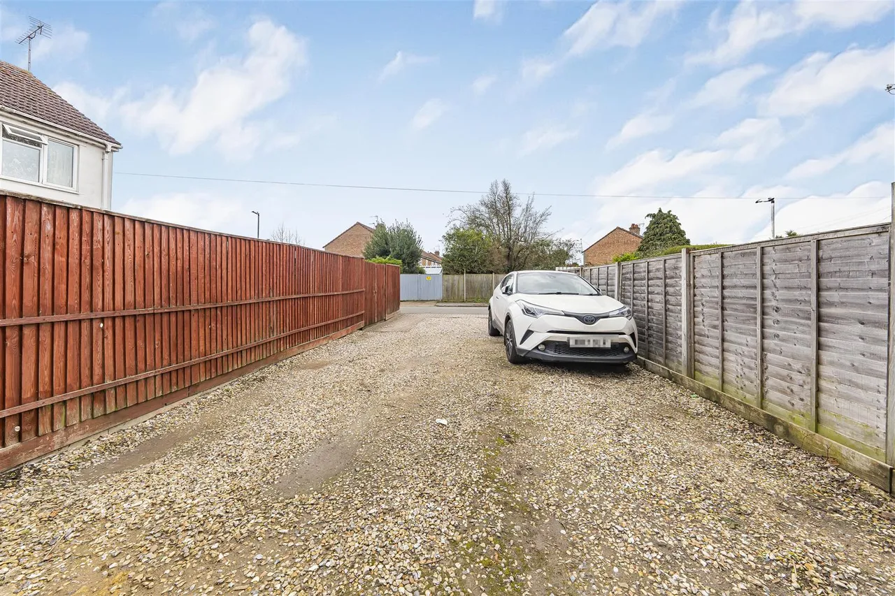 Vale Road, Windsor, SL4 5JY, photo 3