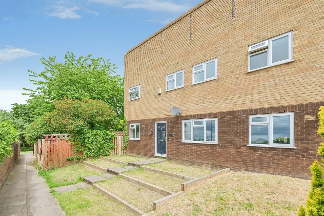 3 bed house for sale, Crossfell, Wilnecote, B77